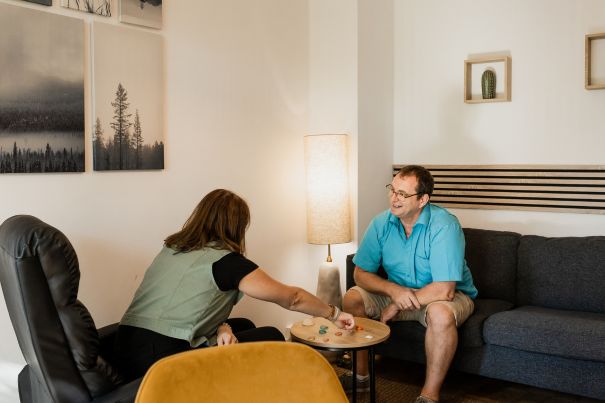 séance de thérapie à l'espace minimes à Toulouse sur les liens transgénérationnels